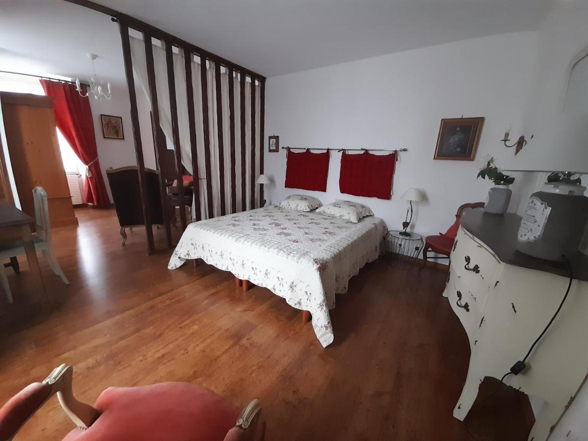 La Maison De Maria Saint-Beauzire  Zewnętrze zdjęcie
